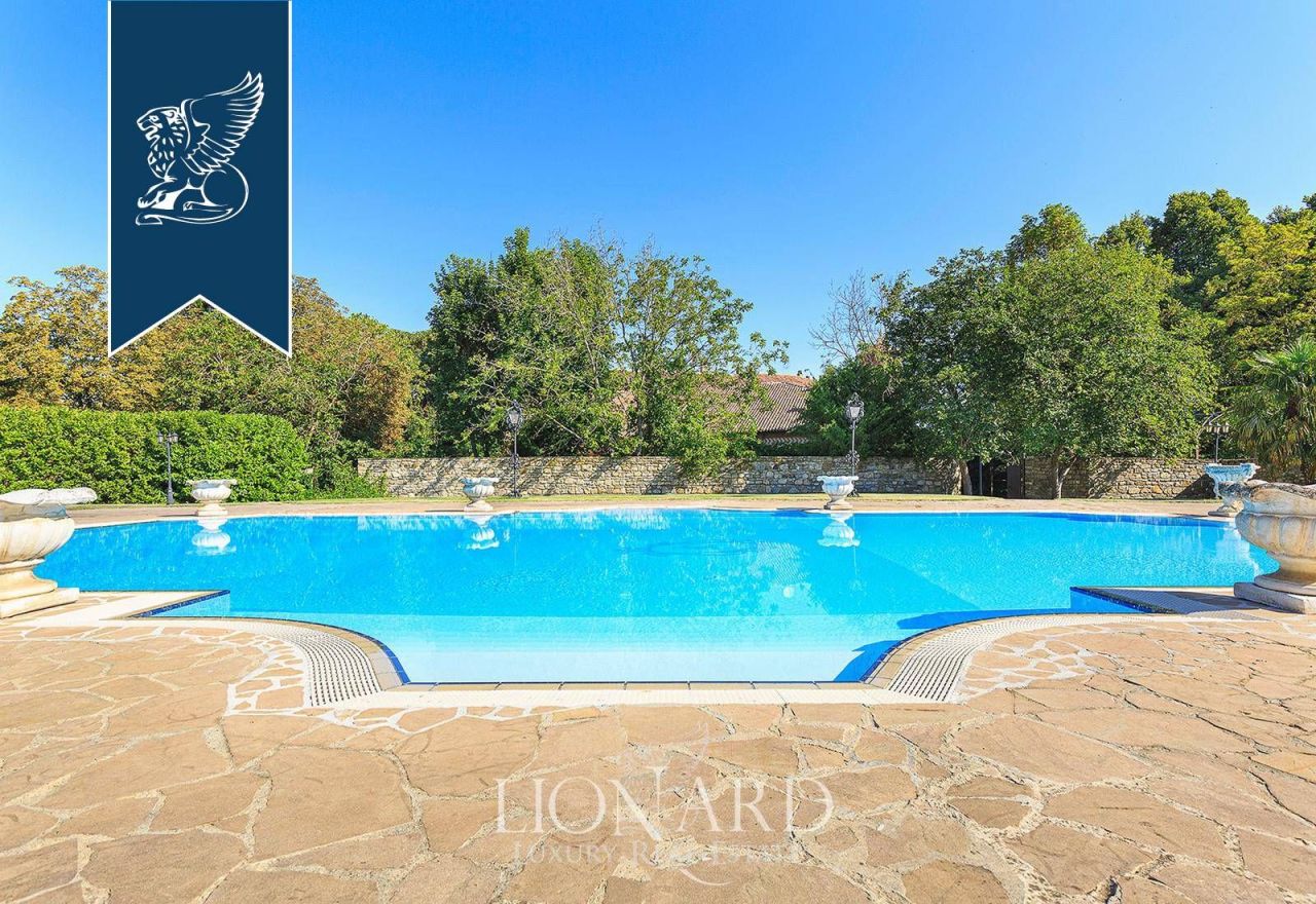 Castle in Piacenza, Italy, 8 000 m² - picture 10