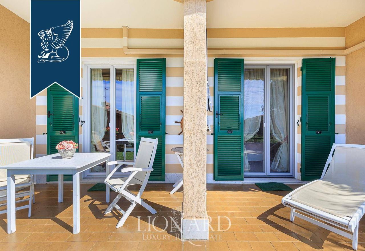 Villa à Gênes, Italie, 300 m² - image 10