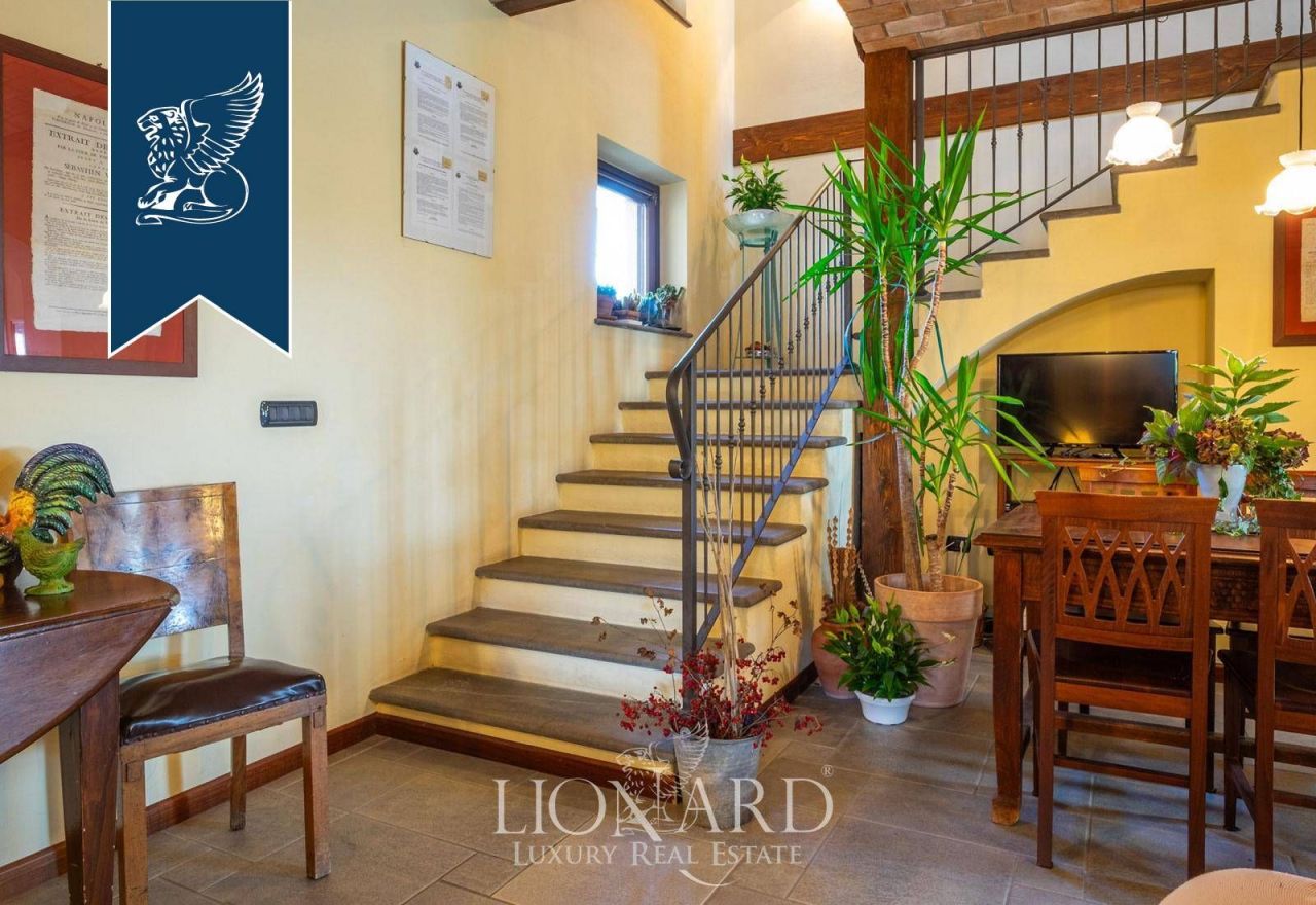 Villa in Cuneo, Italy, 700 m² - picture 10