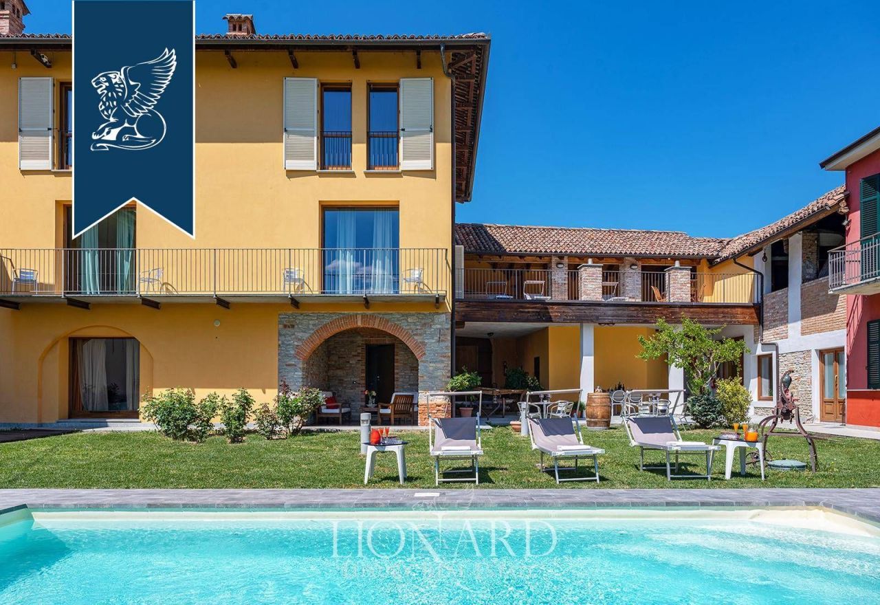 Farm in Asti, Italy, 1 000 m² - picture 10