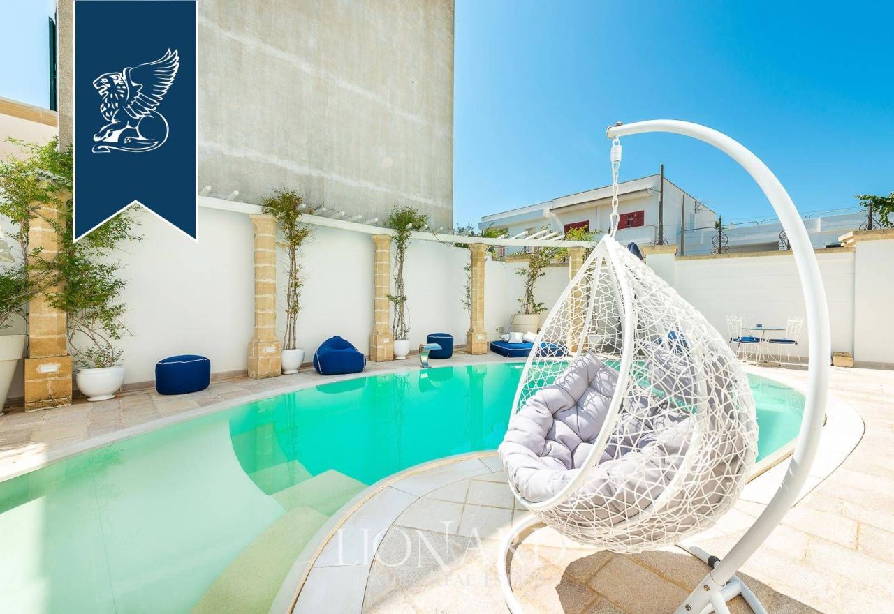 Villa en Lecce, Italia, 350 m² - imagen 10