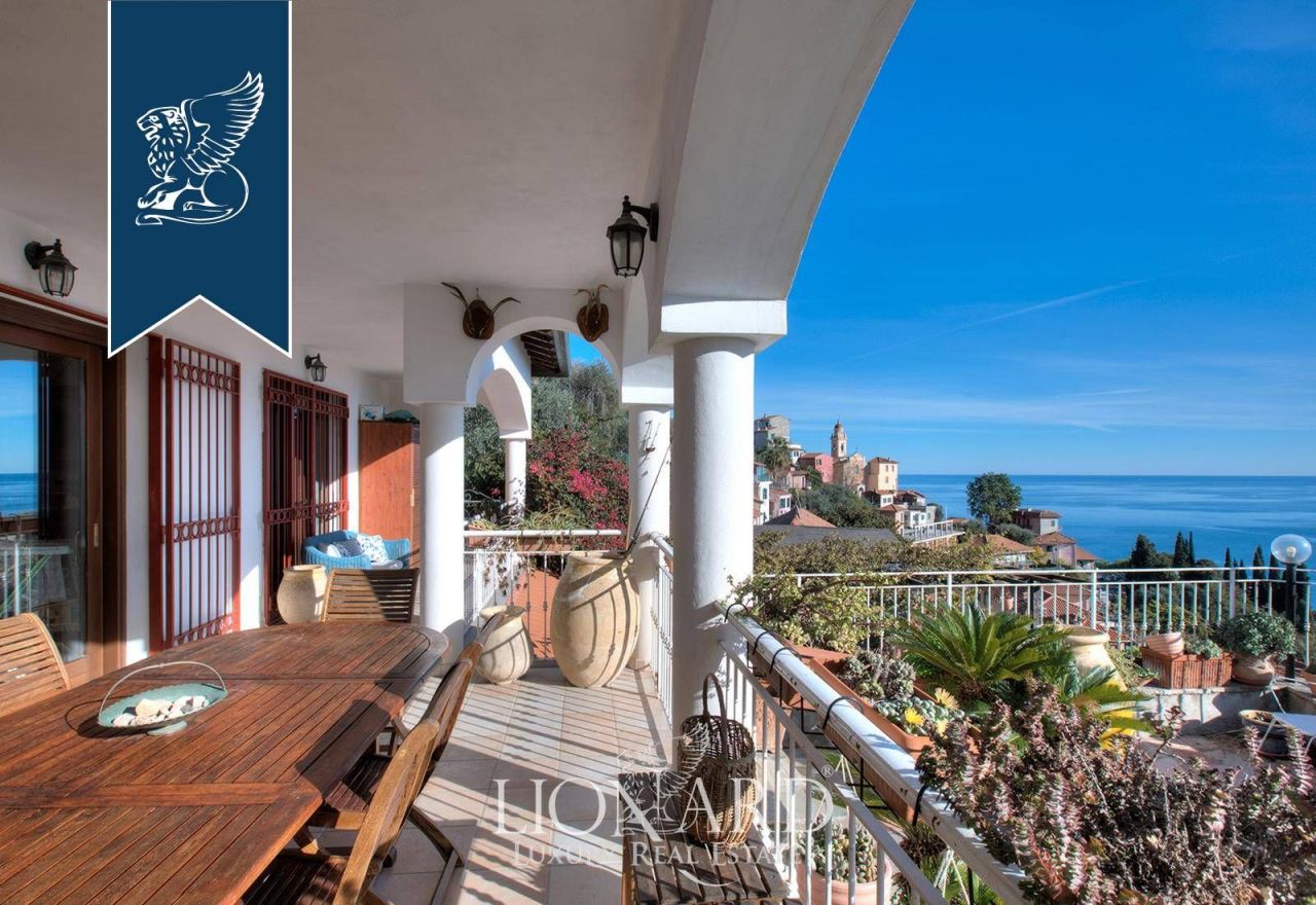 Villa in Ventimiglia, Italy, 220 m² - picture 11