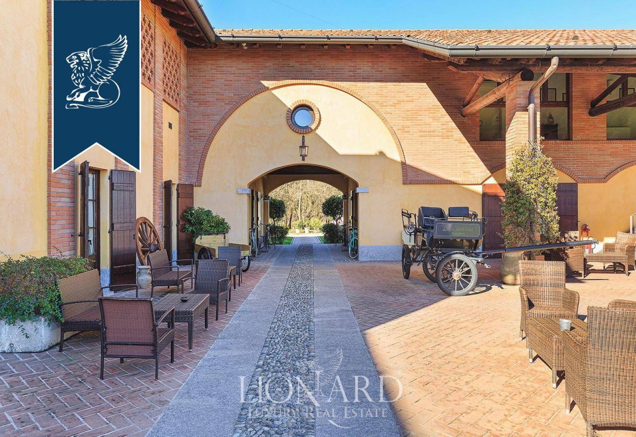 Granja en Monza, Italia, 3 700 m² - imagen 11