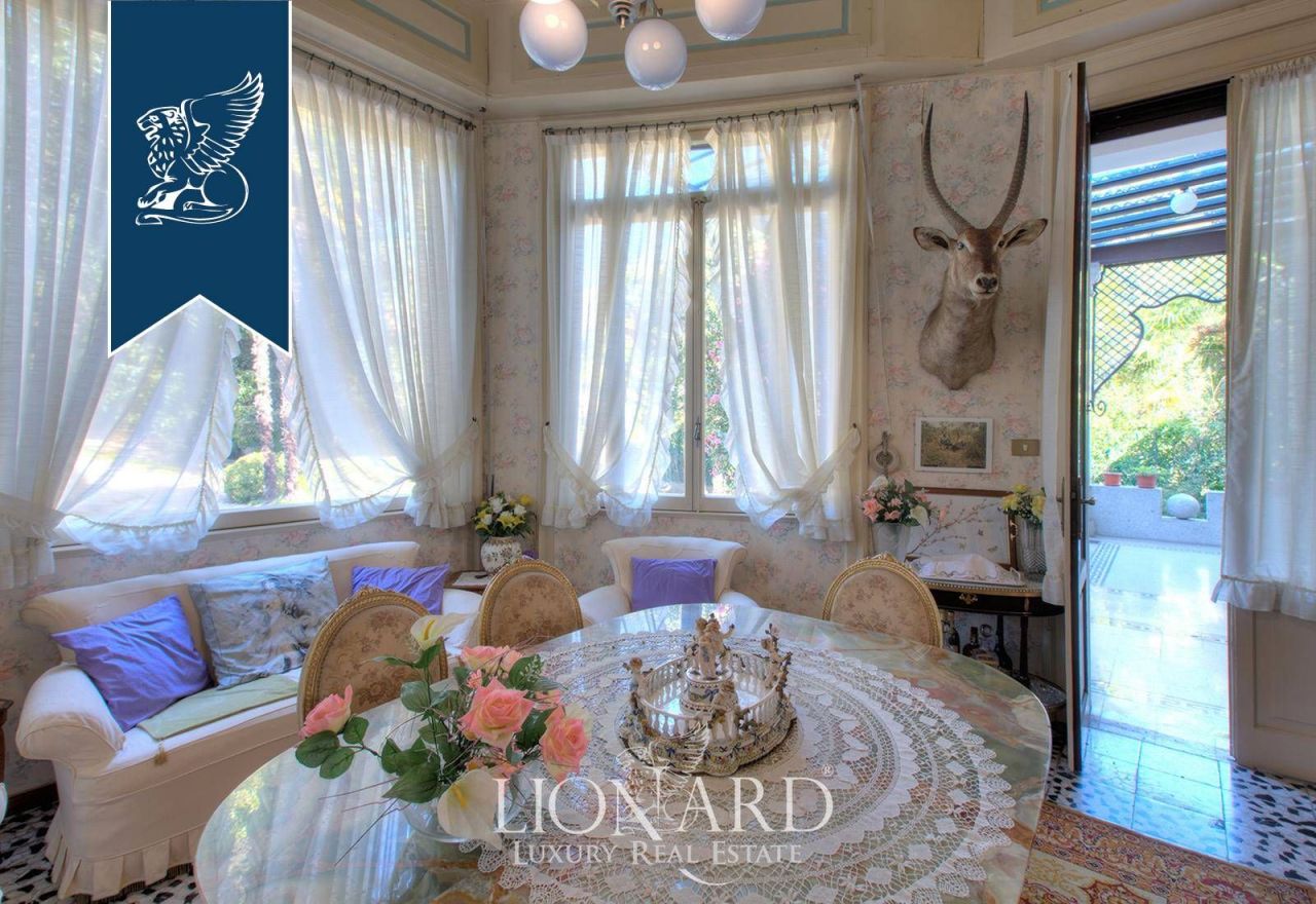 Villa in Lesa, Italy, 400 m² - picture 12