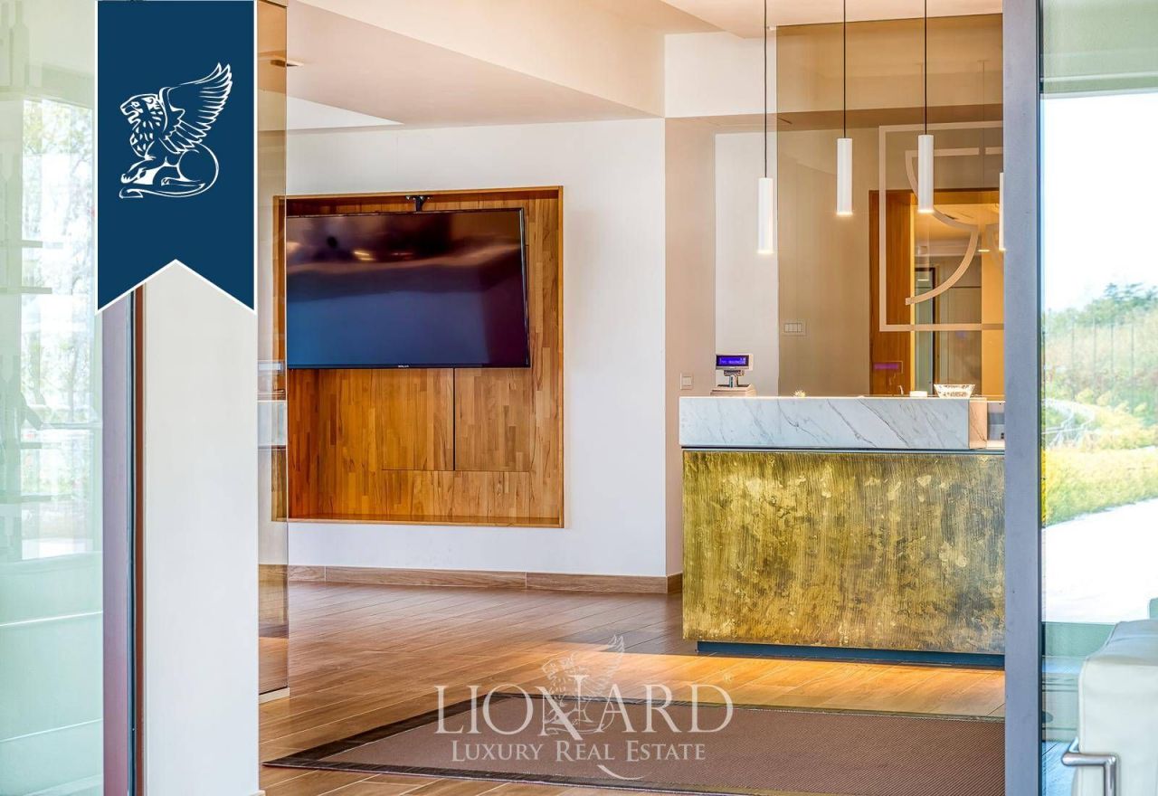 Granja en Avellino, Italia, 600 m² - imagen 12