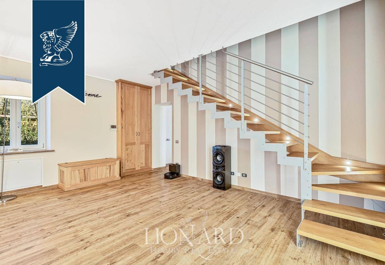 Villa in Capannori, Italy, 340 m² - picture 12