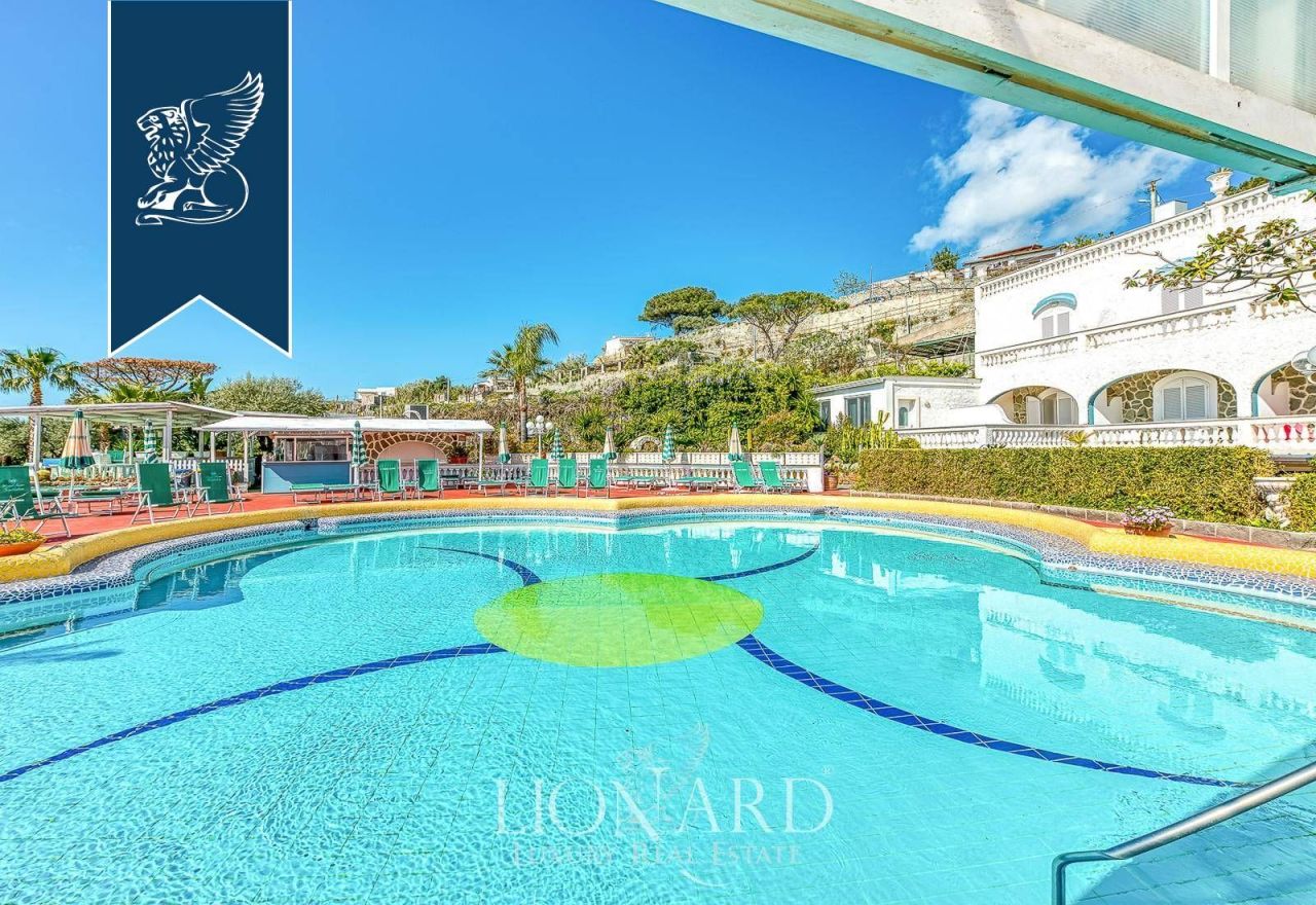 Hôtel à Naples, Italie, 7 456 m² - image 12