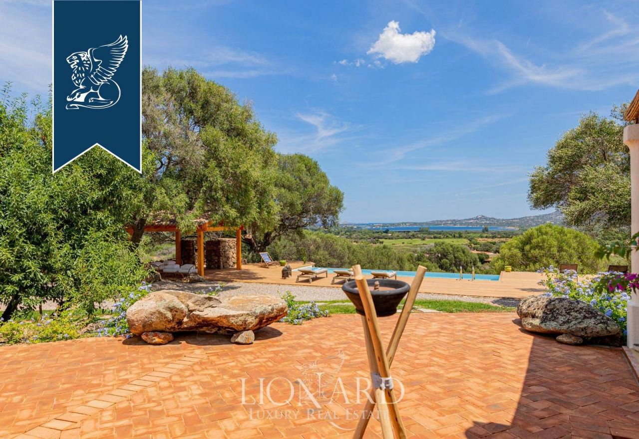Villa a Olbia, Italia, 280 m² - foto 12
