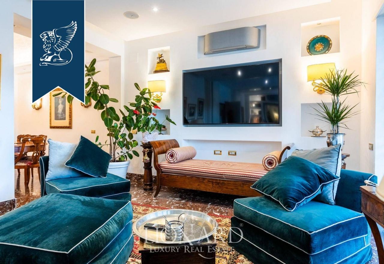 Villa in Rome, Italy, 330 m² - picture 12