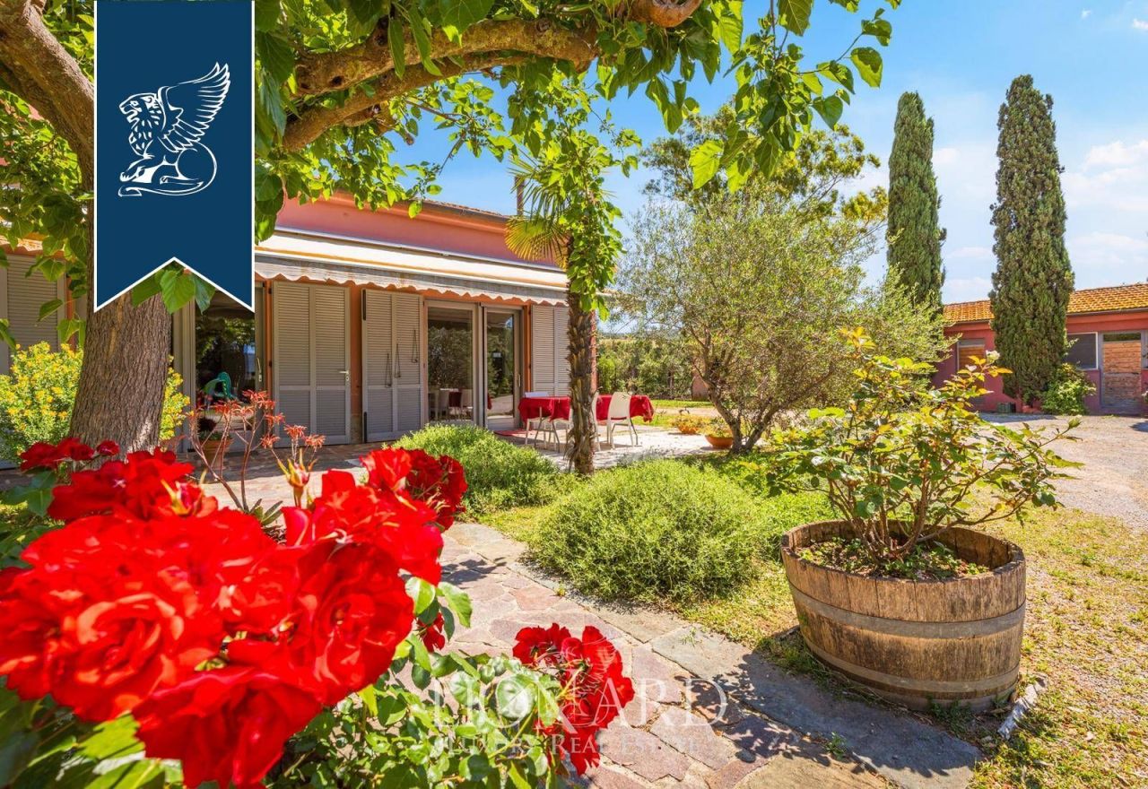 Farm in Grosseto, Italy, 1 400 m² - picture 12