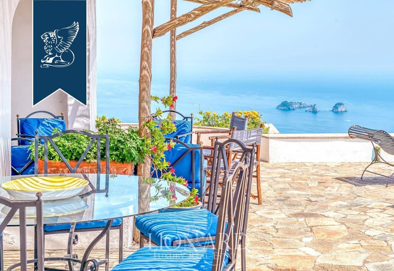 Villa in Naples, Italy, 360 m² - picture 12