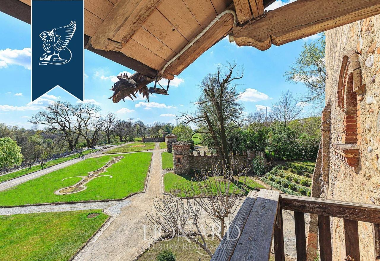 Castello a Bergamo, Italia, 2 200 m² - foto 12
