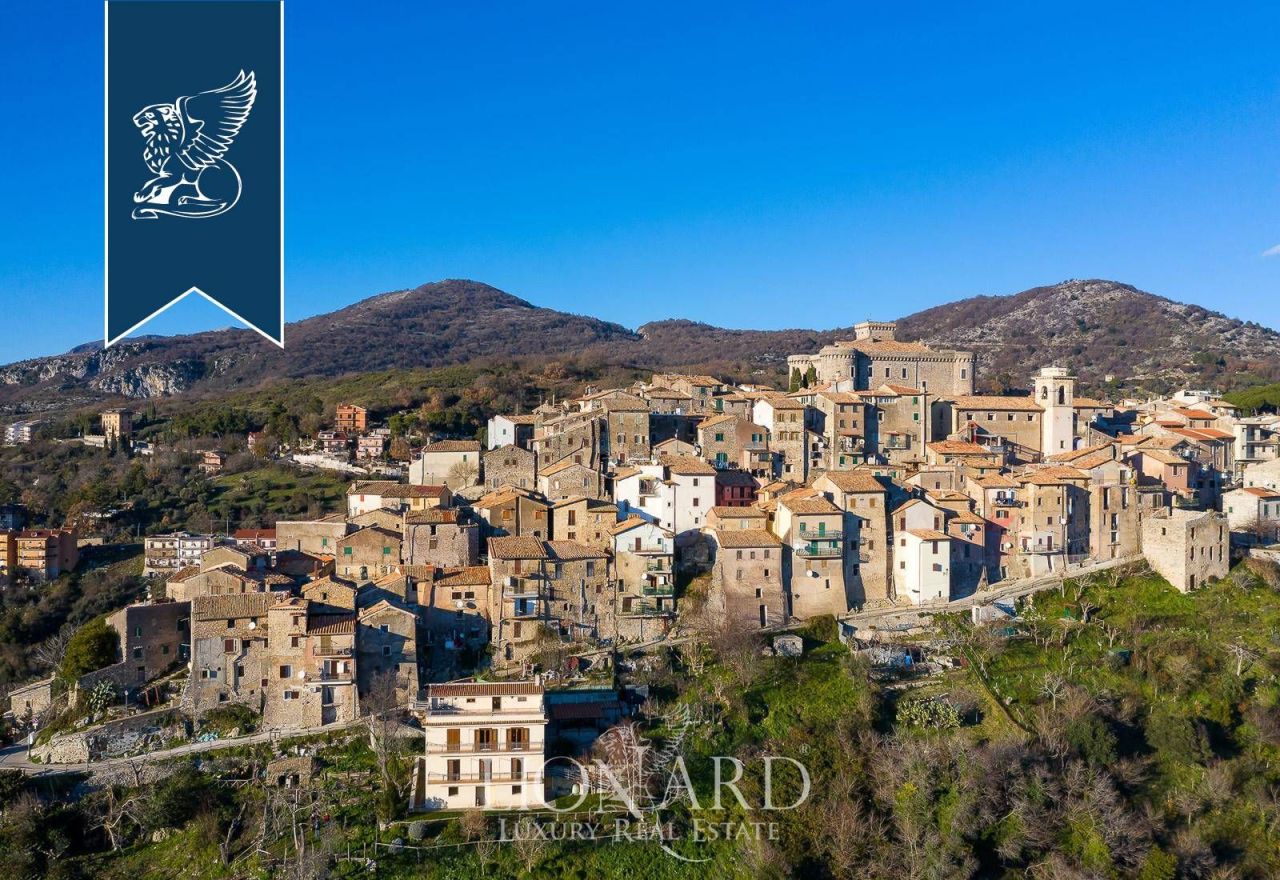 Castillo en Roma, Italia, 2 000 m² - imagen 12