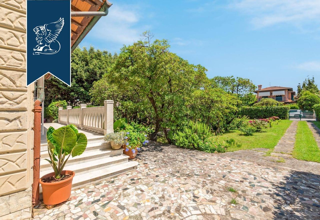 Villa in Pietrasanta, Italy, 380 m² - picture 12