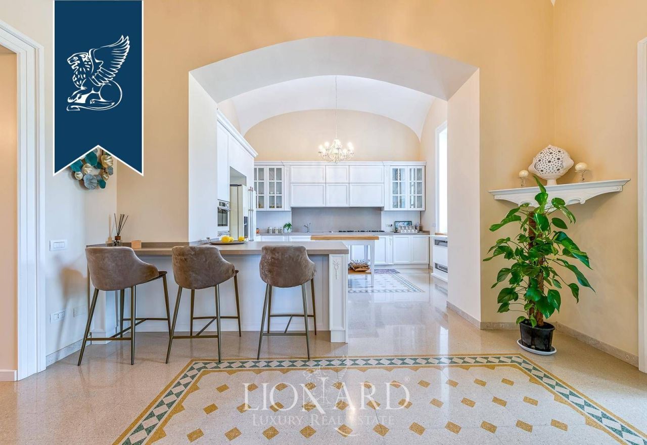 Villa à Salerne, Italie, 1 200 m² - image 12