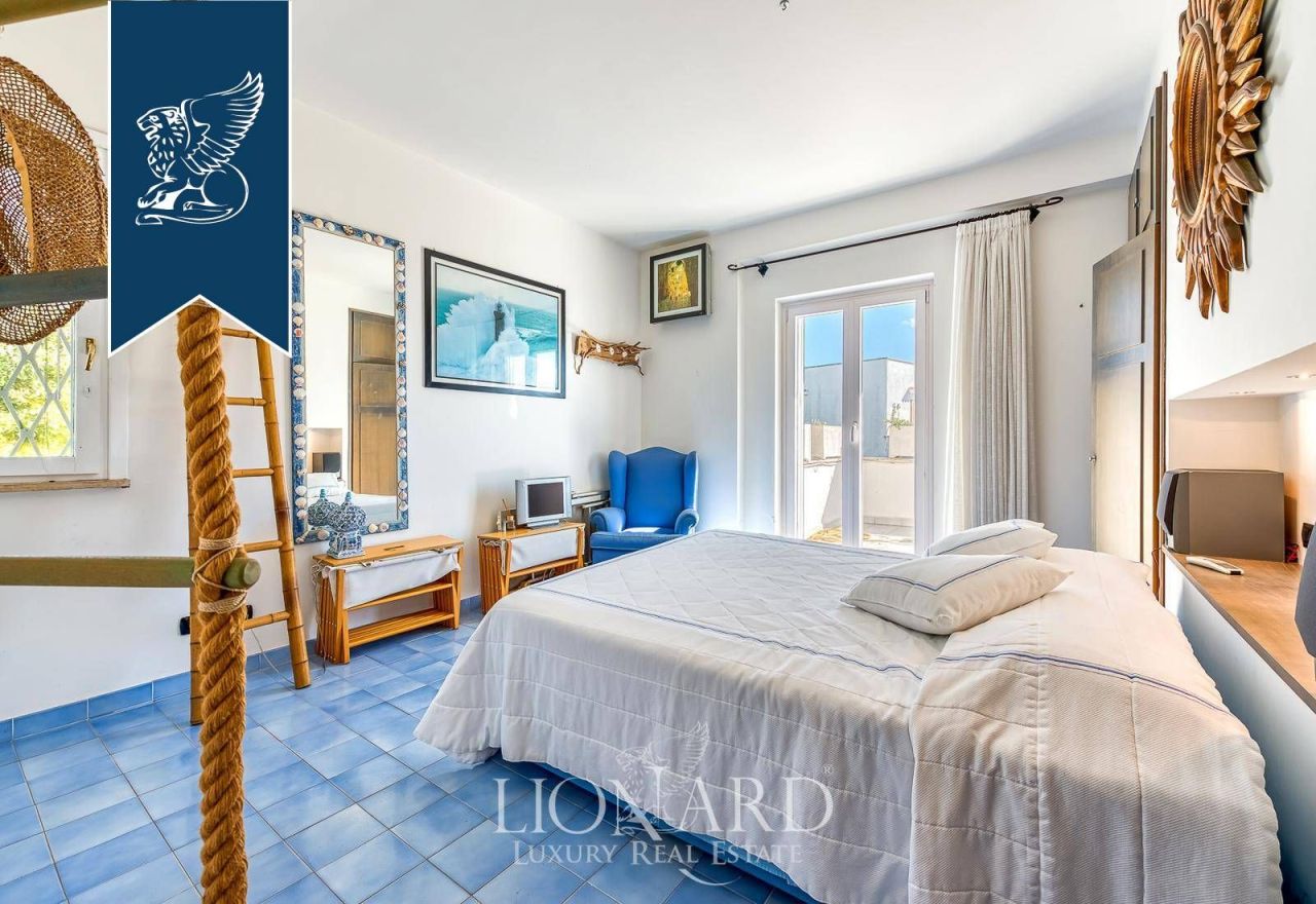 Villa en Sabaudia, Italia, 400 m² - imagen 12