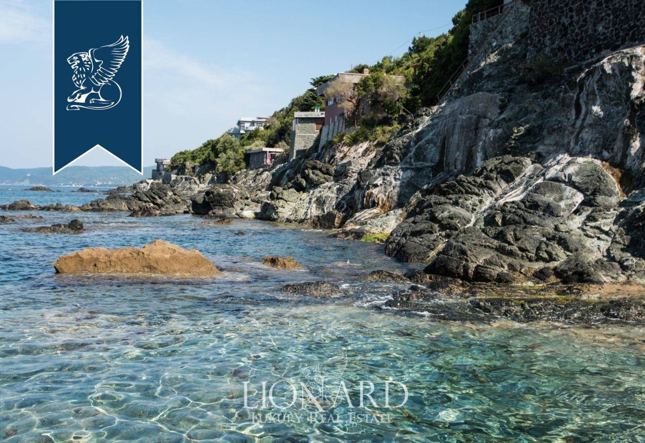 Villa in Rosignano Marittimo, Italy, 357 m² - picture 12