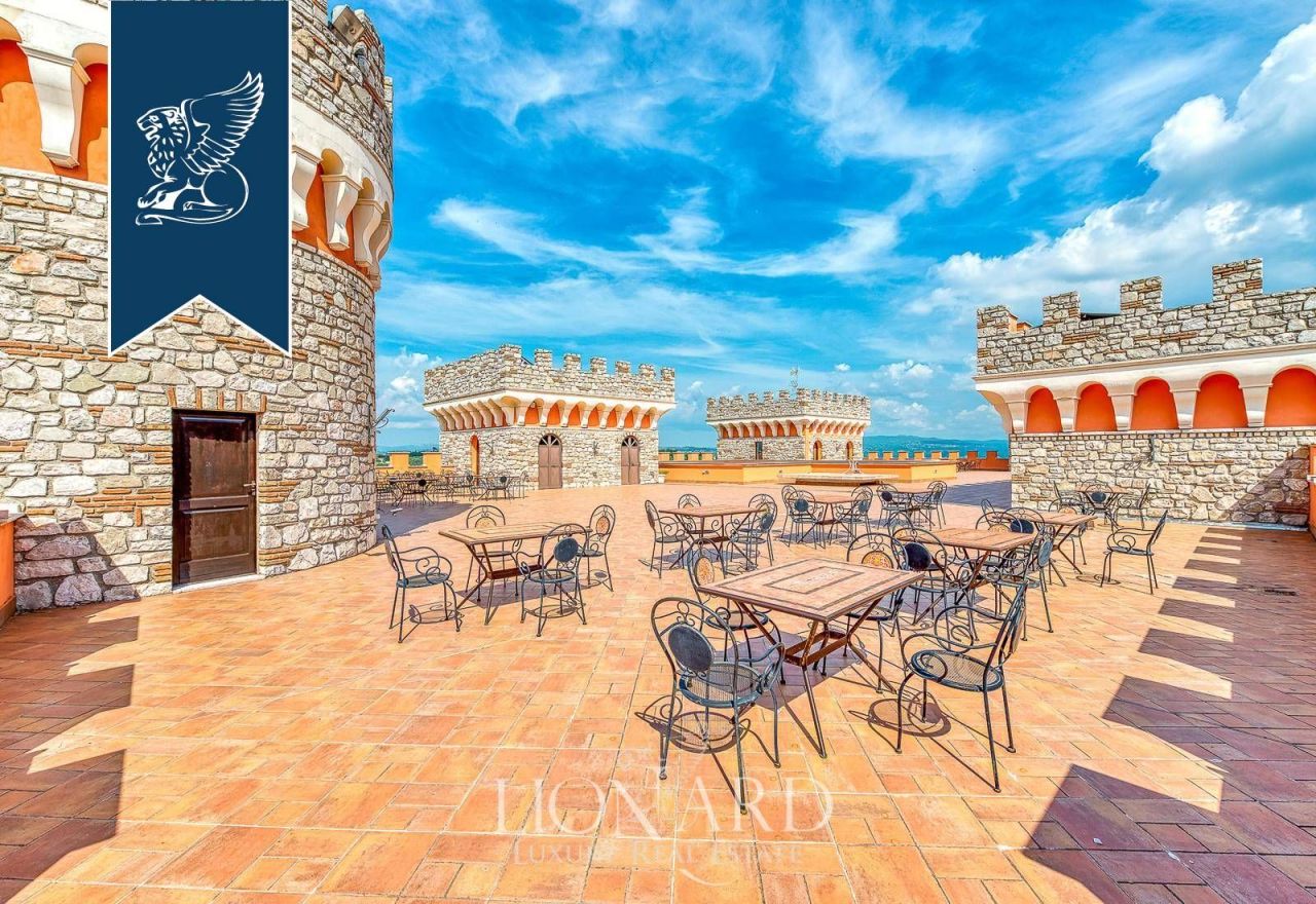 Castle in Avellino, Italy, 6 000 m² - picture 12