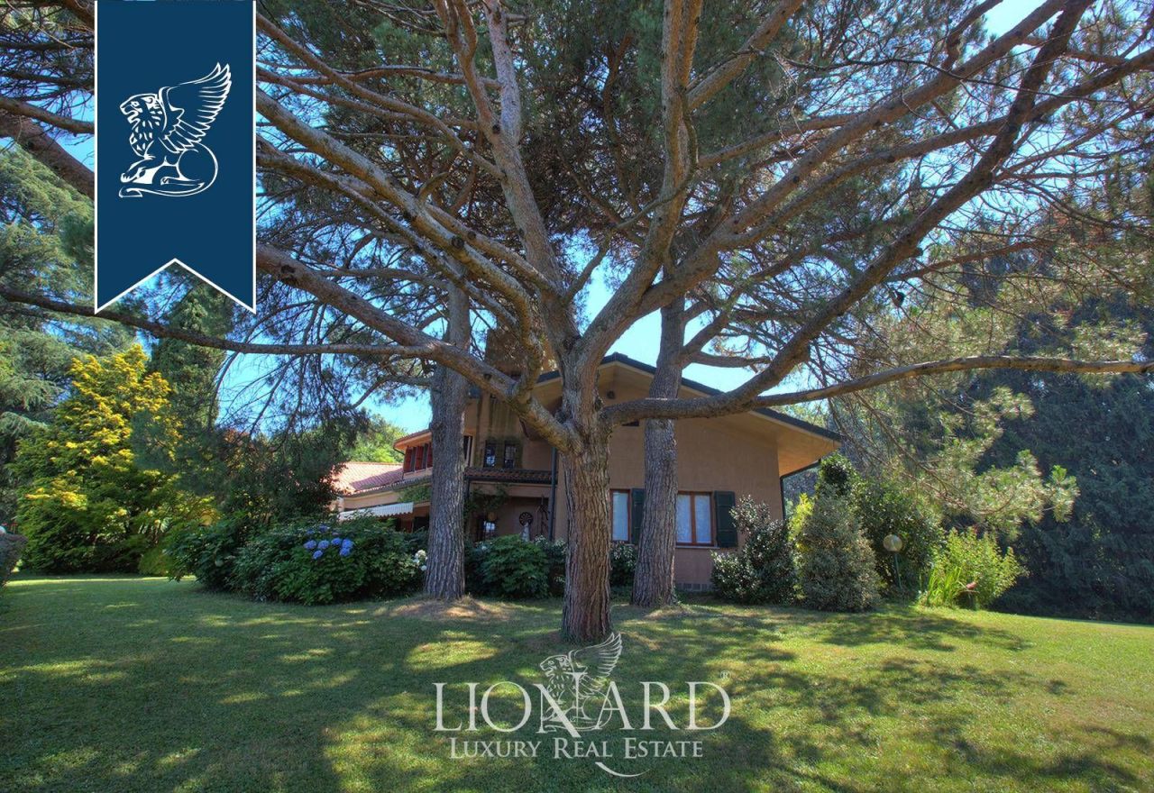 Villa en Lecco, Italia, 500 m² - imagen 12