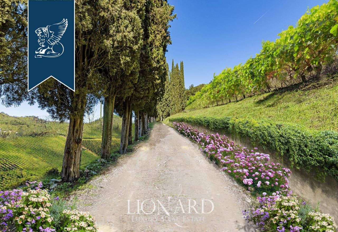 Villa in Florence, Italy, 1 000 m² - picture 12