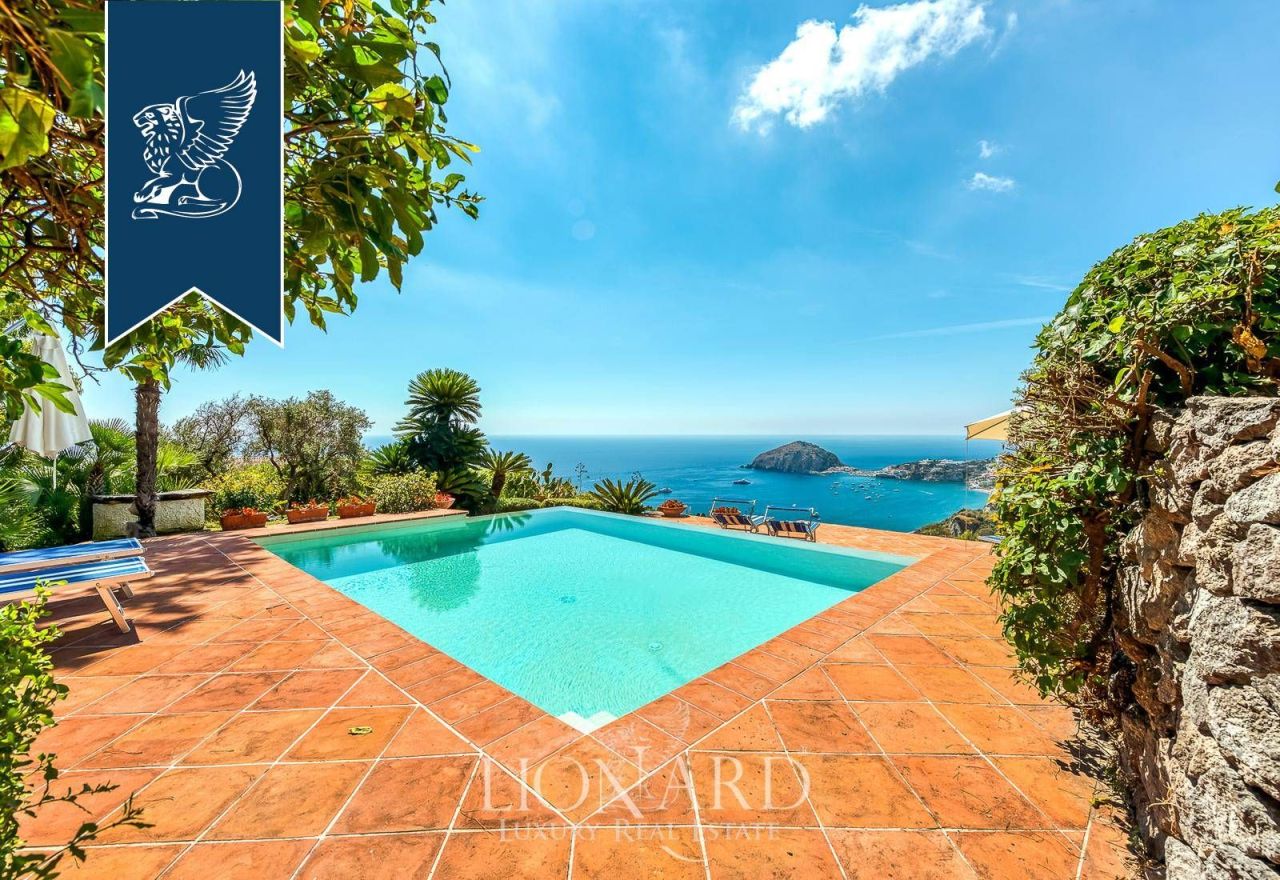 Villa in Naples, Italy, 250 m² - picture 11