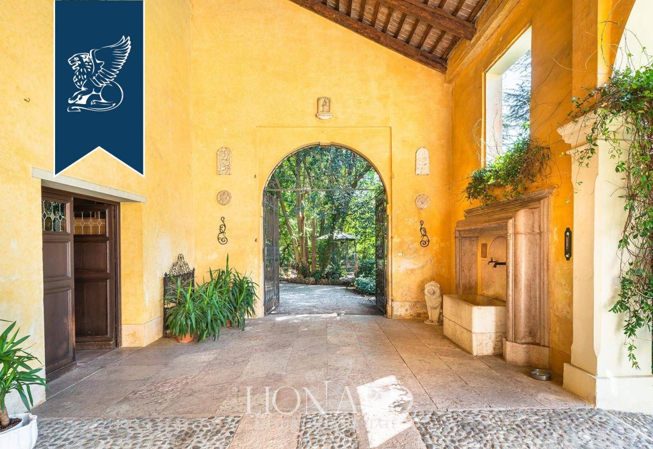 Villa in Vicenza, Italy, 1 655 m² - picture 11