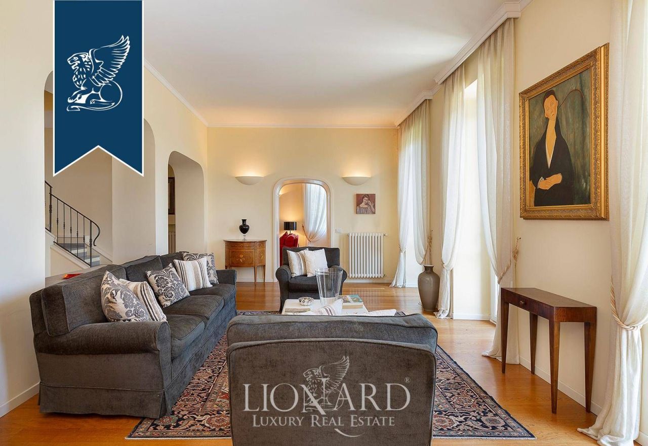 Villa in Arona, Italien, 1 000 m² - Foto 11