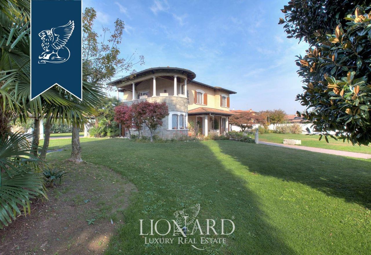 Villa in Brescia, Italy, 600 m² - picture 11