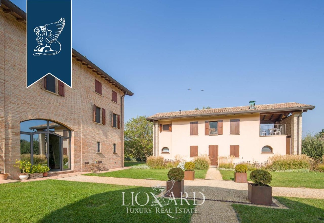 Villa in Reggio Emilia, Italy, 800 m² - picture 11