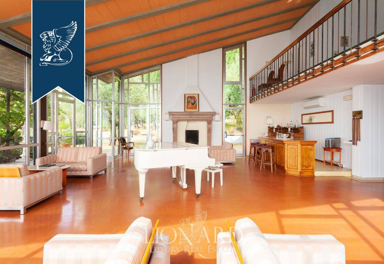 Villa in Brescia, Italy, 450 m² - picture 11