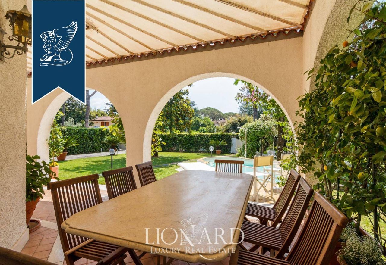 Villa in Forte dei Marmi, Italy, 216 m² - picture 11