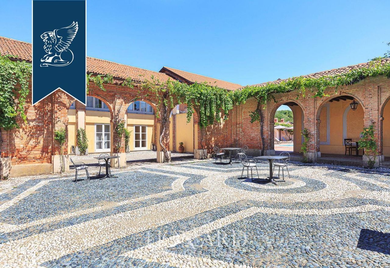 Hotel en Turín, Italia, 3 500 m² - imagen 11