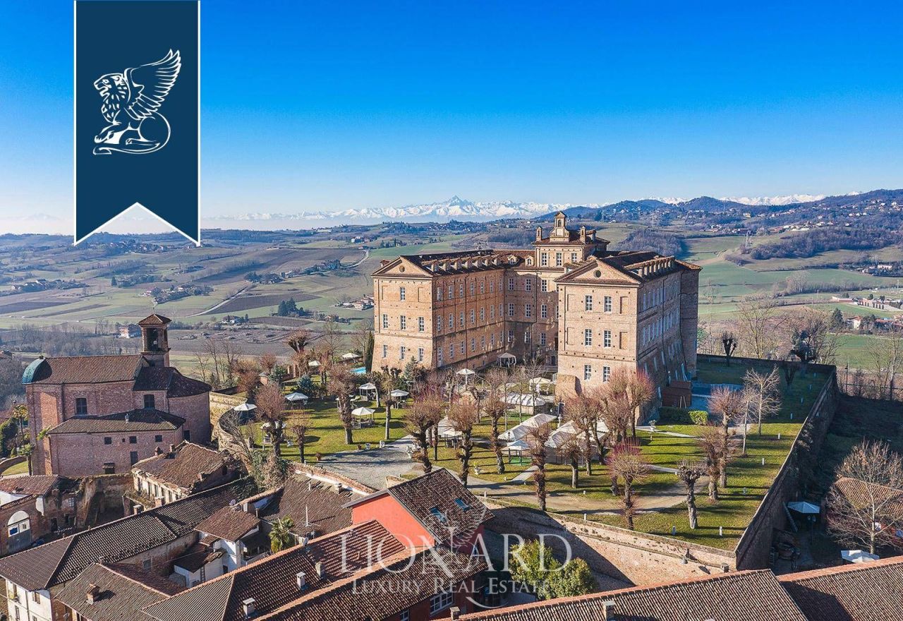 Castillo en Turín, Italia, 10 550 m² - imagen 11