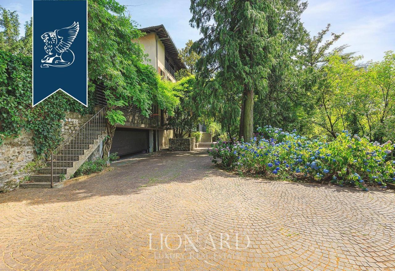 Villa a Varese, Italia, 622 m² - foto 12