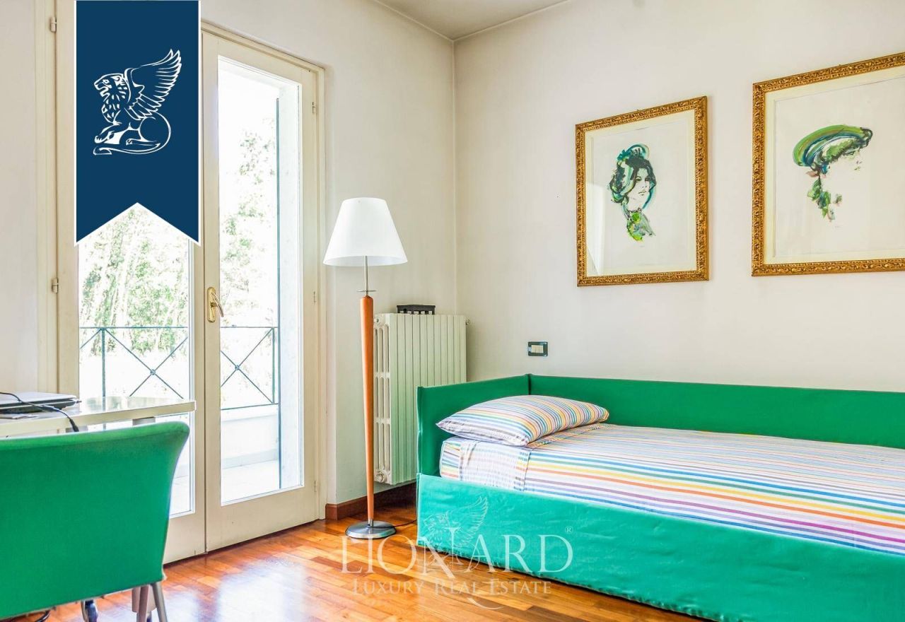 Villa à Massa, Italie, 600 m² - image 12