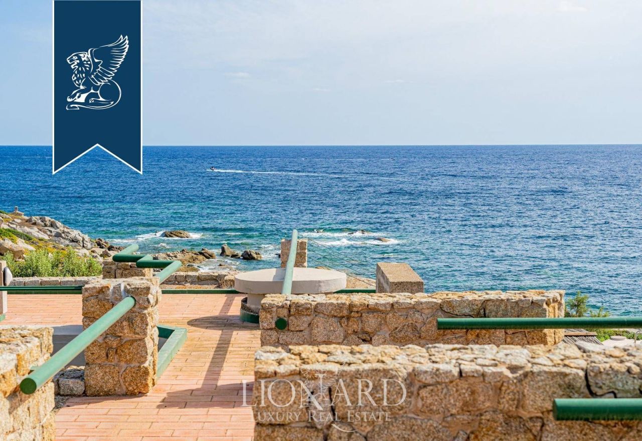 Villa a Villasimius, Italia, 400 m² - foto 13