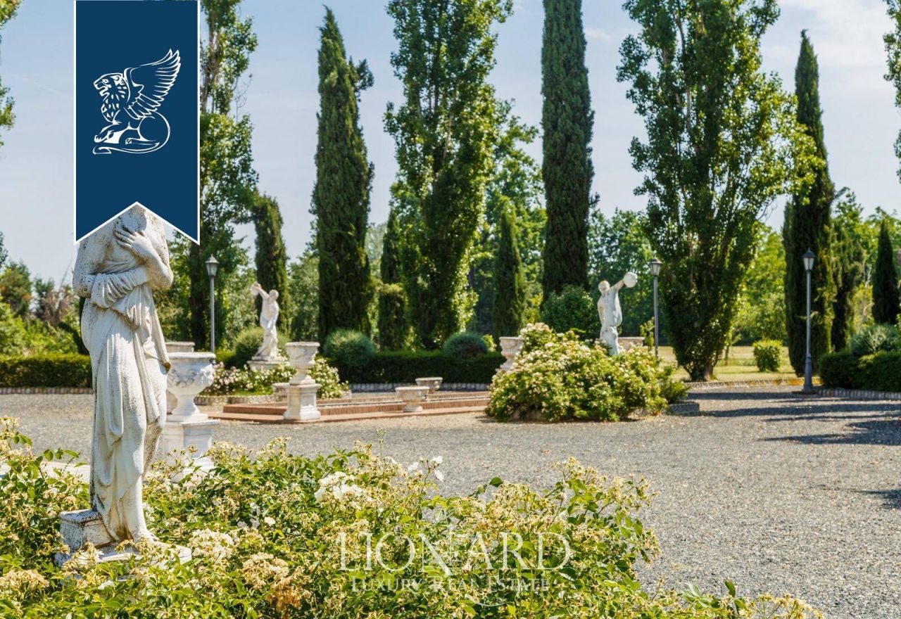 Villa in Reggio Emilia, Italy, 800 m² - picture 13