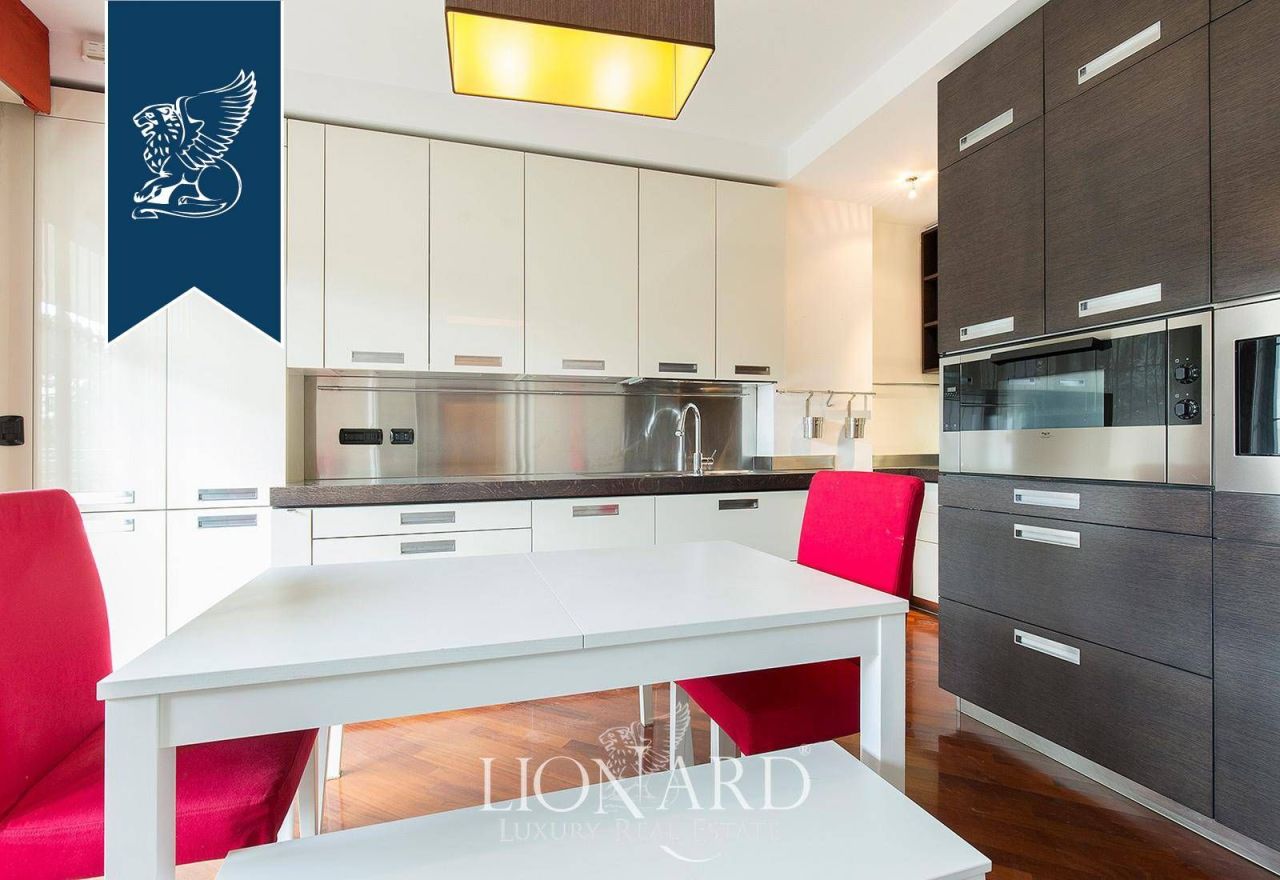 Apartment in Milan, Italy, 310 m² - picture 13