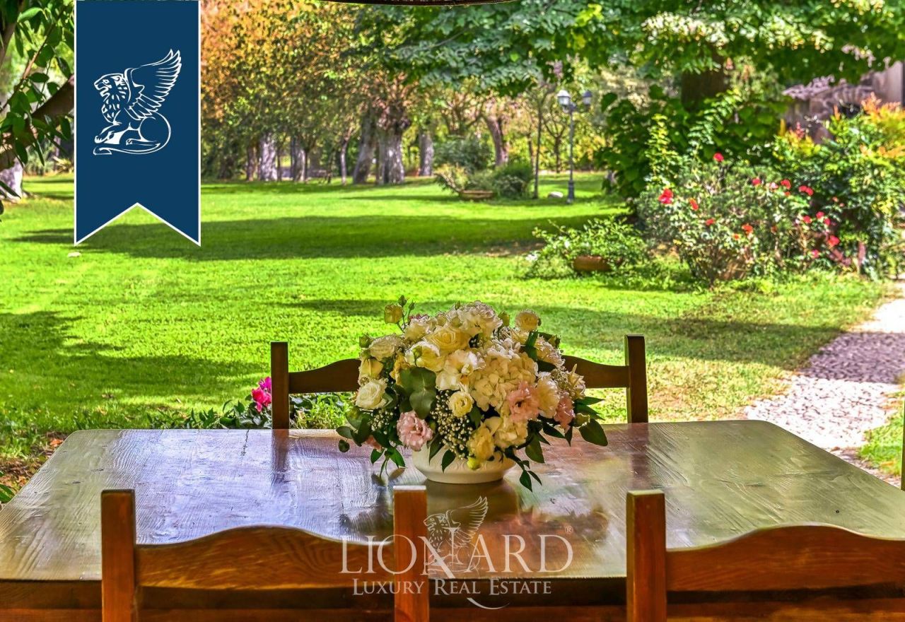 Villa a Benevento, Italia, 2 200 m² - foto 13