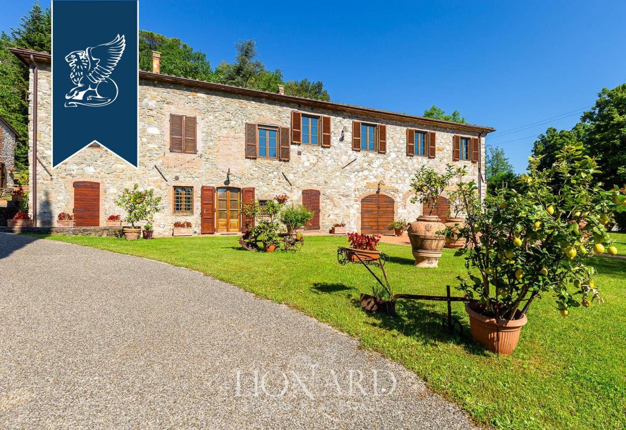 Farm in Lucca, Italy, 900 m² - picture 13