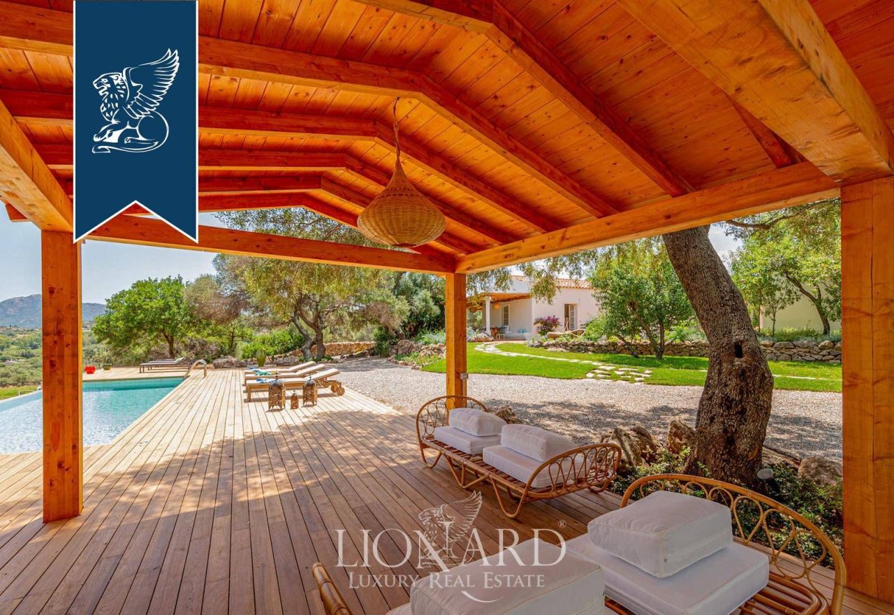 Villa a Olbia, Italia, 280 m² - foto 13