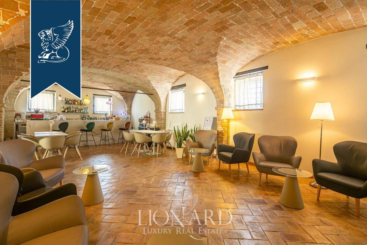 Hotel in Corciano, Italy, 3 700 m² - picture 13