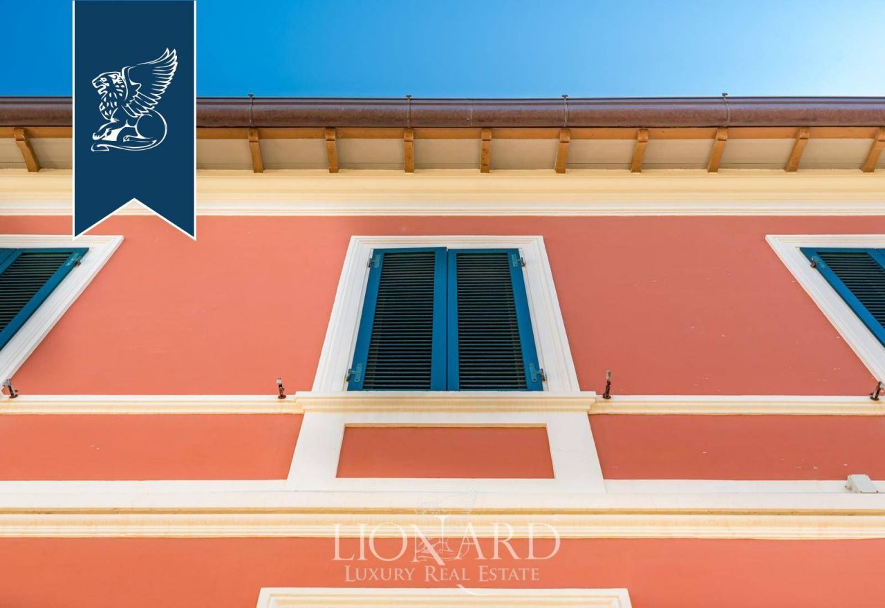 Villa in Forte dei Marmi, Italy, 400 m² - picture 13