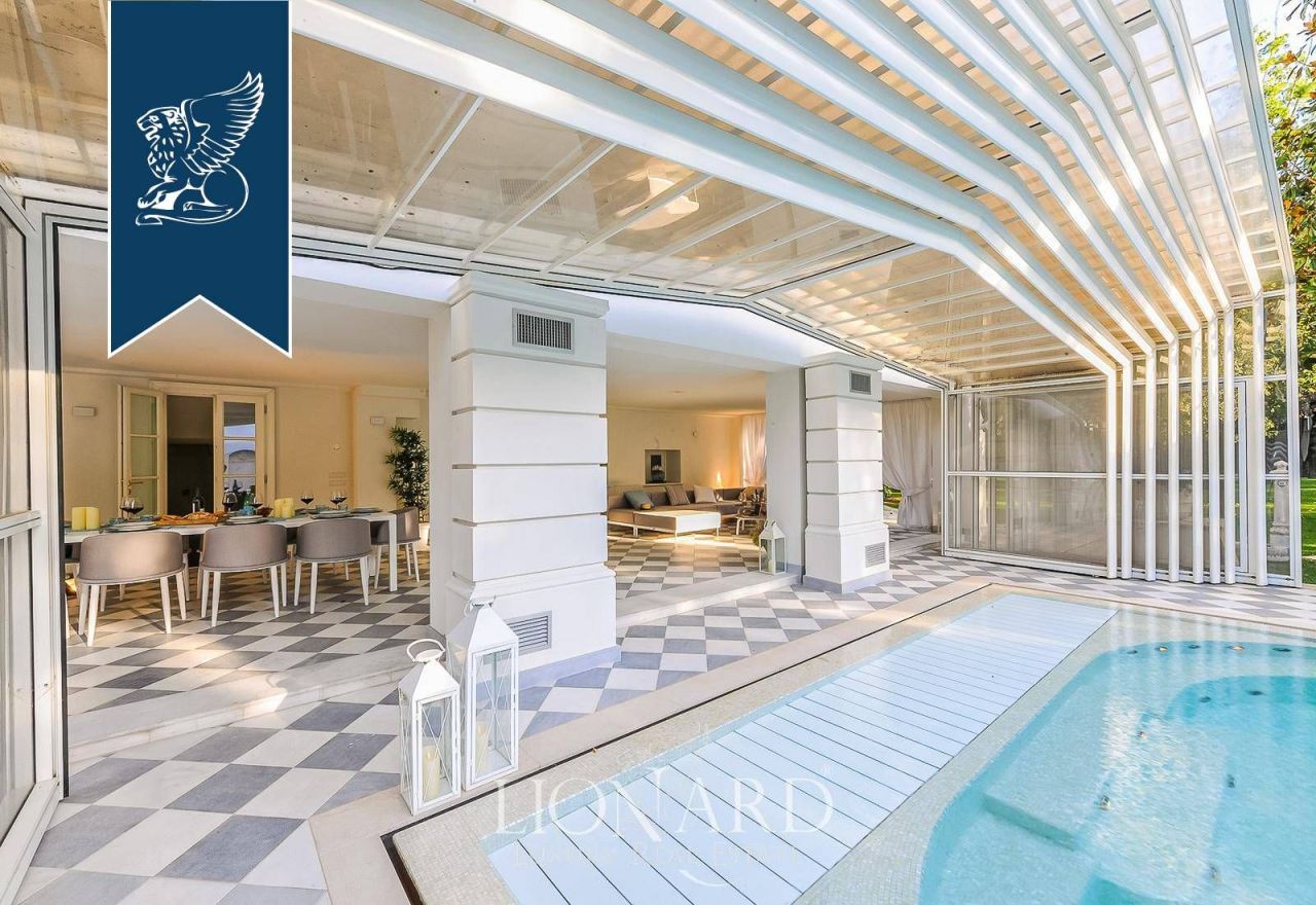 Villa à Florence, Italie, 750 m² - image 13