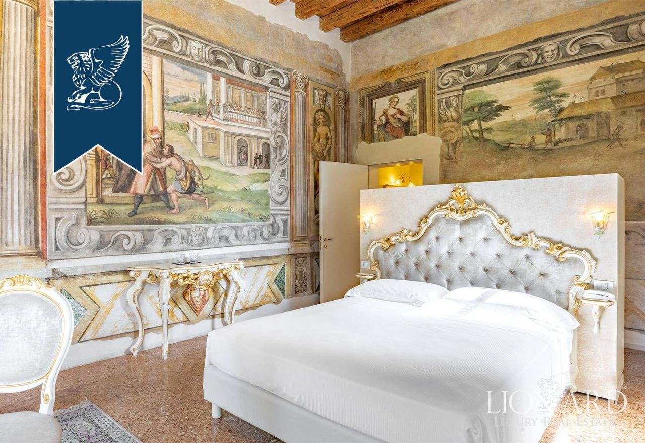 Villa à Venise, Italie, 1 600 m² - image 13