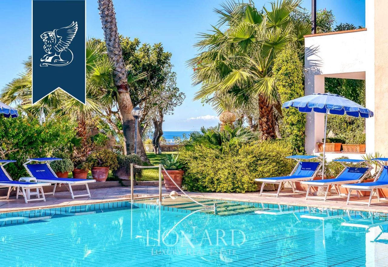 Hotel en Nápoles, Italia, 3 000 m² - imagen 13