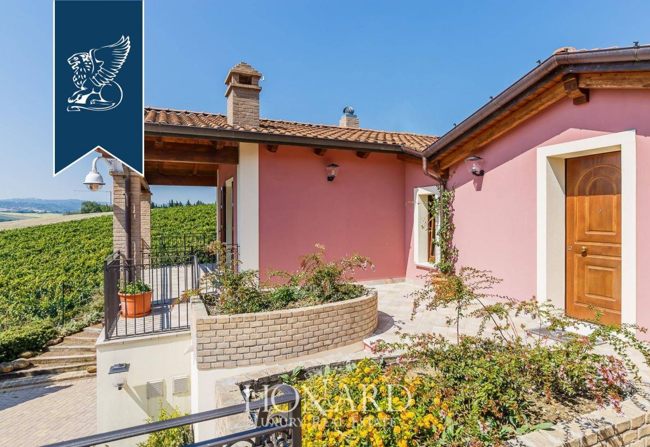 Farm in Fano, Italy, 600 m² - picture 12