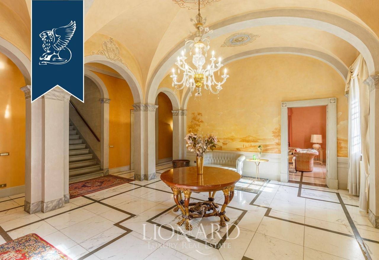 Villa a Firenze, Italia, 1 600 m² - foto 12