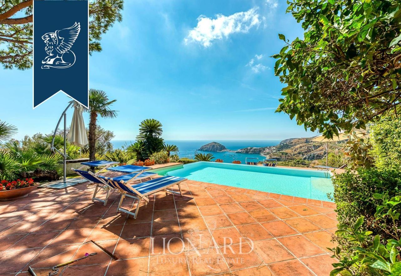 Villa in Naples, Italy, 250 m² - picture 12