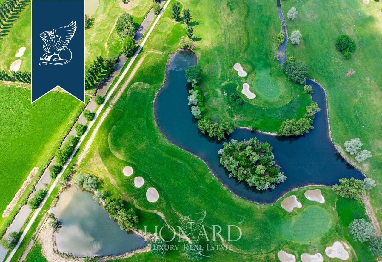 Villa in Cremona, Italy, 19 000 m² - picture 12